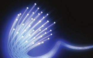 通信工程與計(jì)算機(jī)網(wǎng)絡(luò)工程 通往未來(lái)的數(shù)字橋梁，躋身理科最易就業(yè)十大熱門(mén)專業(yè)